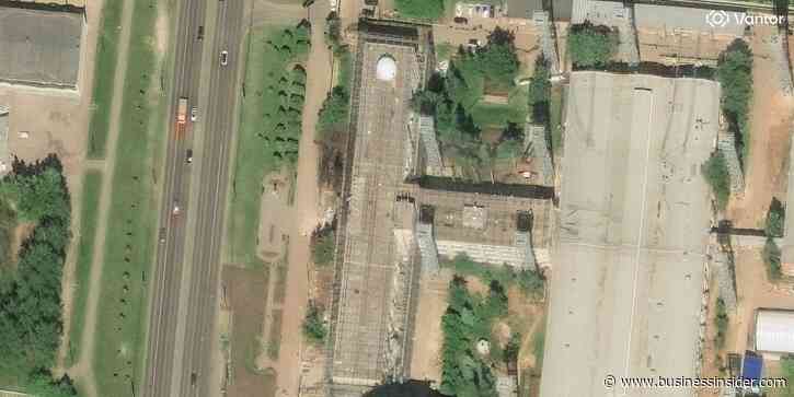 Russia wrapped a whole building in an anti-drone cage, satellite imagery shows. Ukraine fired on it with cruise missiles.
