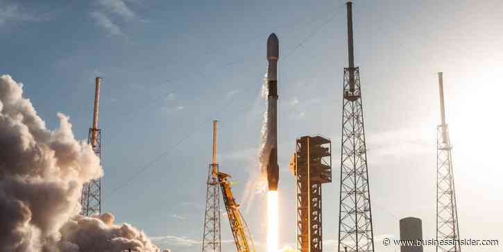 The bull and bear case for buying the SpaceX IPO on day one