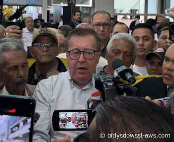 César Pérez Vivas regresa a Venezuela tras más de un año en el exilio