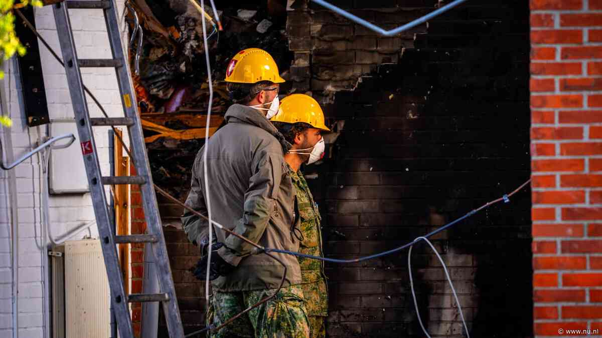 Hulpdiensten blijven zoeken naar mogelijke slachtoffers in puin Amsterdamse flat