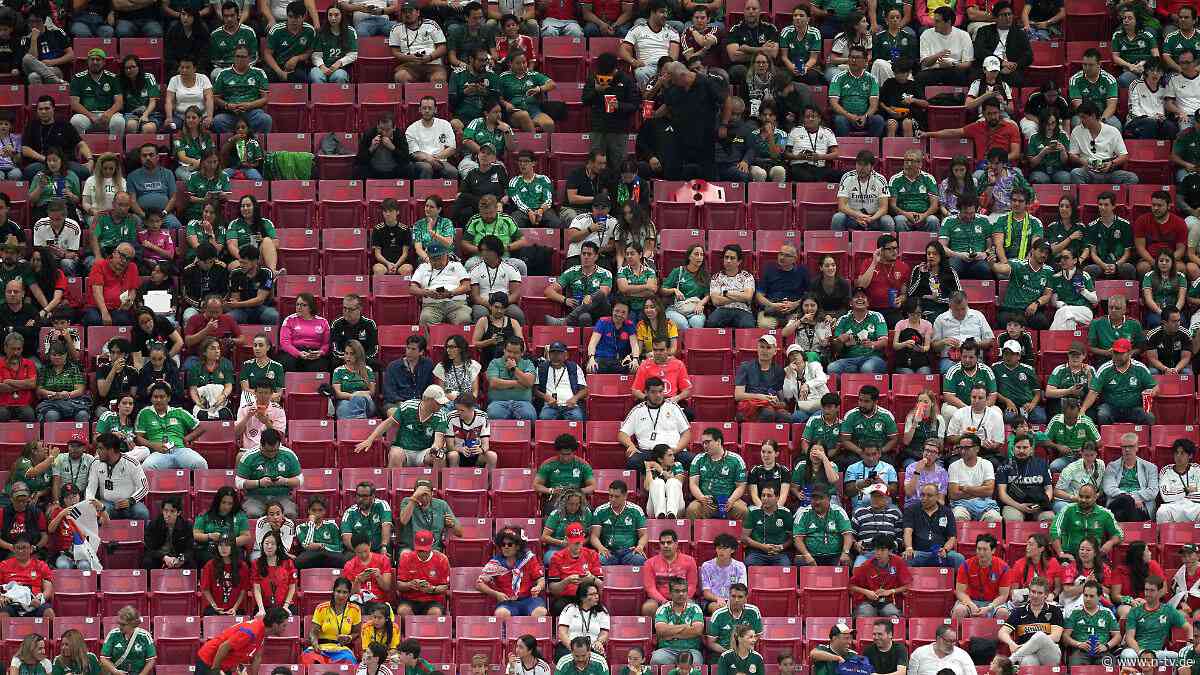 Zuschauer nicht da? : FIFA liefert wilde Erklärung für Tausende leere Sitzplätze
