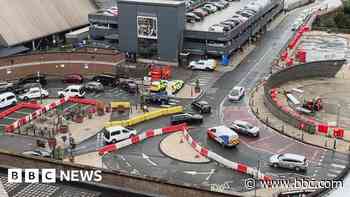 Drivers urge swift end to station drop-off 'chaos'