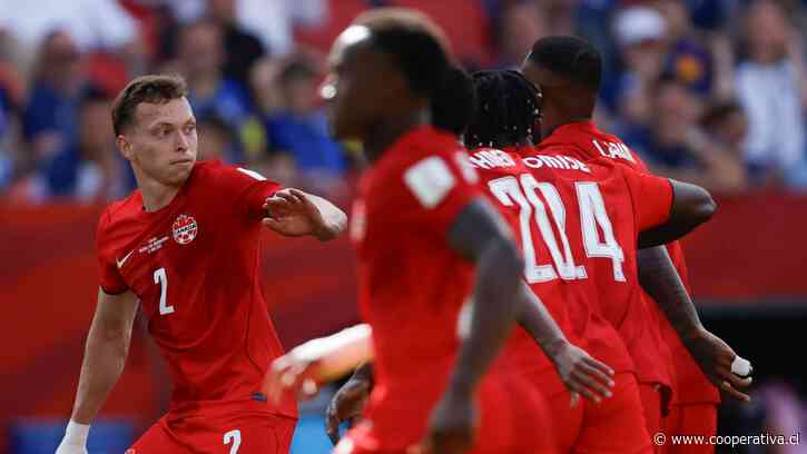 Cyle Larin consiguió el tardío empate para Canadá ante Bosnia-Herzegovina en el Mundial