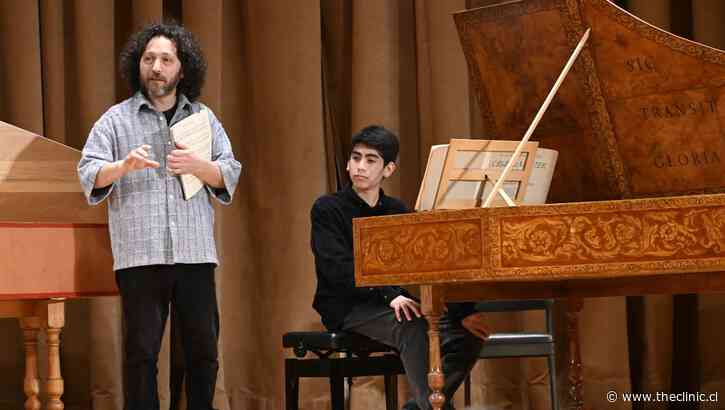 Tiene 14 años y toca un instrumento del siglo XVII que casi nadie domina en Latinoamérica: Teatro Biobío hará concierto para financiar sus estudios