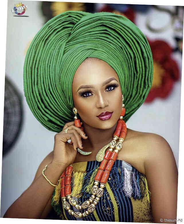 Big, bold gele style is back