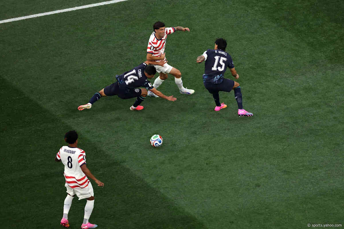 USMNT strikes early and scores just 7 minutes into its World Cup opener vs. Paraguay