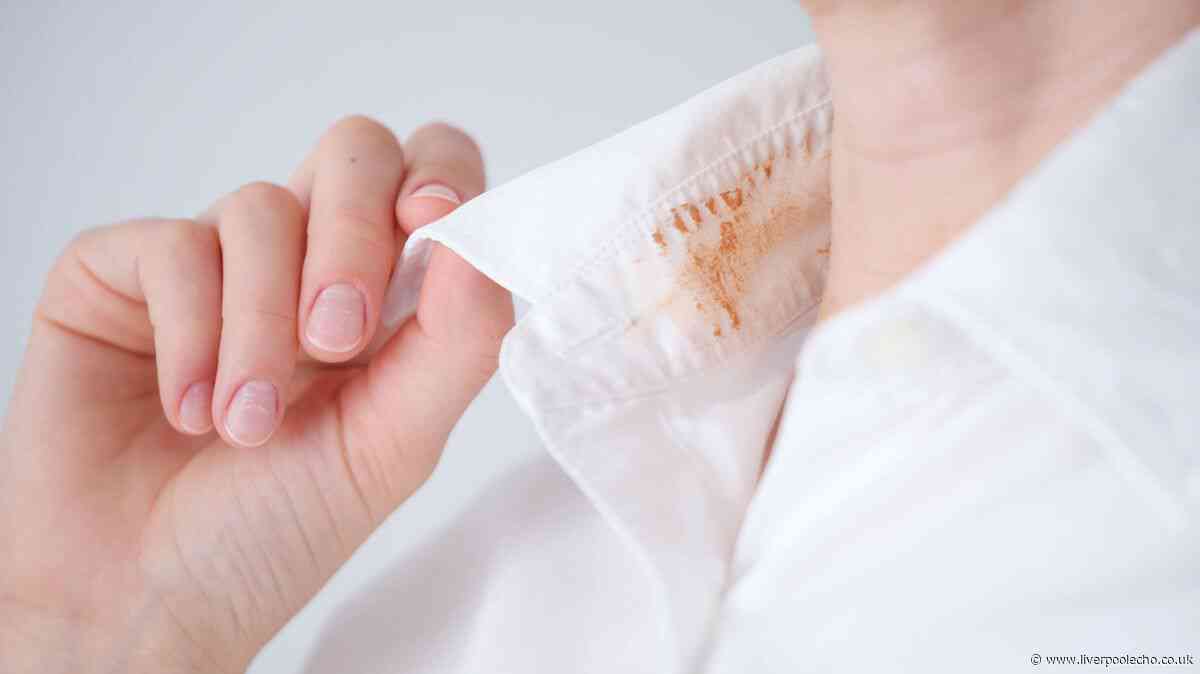 I tried Dr Beckmann and Elbow Grease to get rid of t-shirt stains – 1 worked in seconds