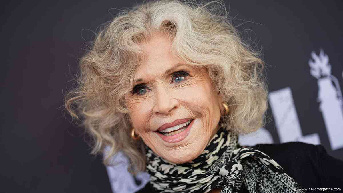 Jane Fonda, 88, stuns with radiant silver curls at New York premiere