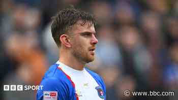 Yeovil sign defender Davies from Carlisle