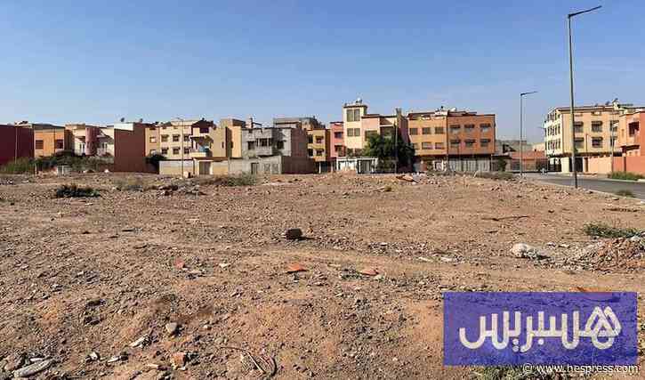 العمال يؤشرون على طلبات الإعفاء من تراكم غ