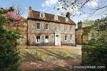 8 of the best properties for sale with summer houses