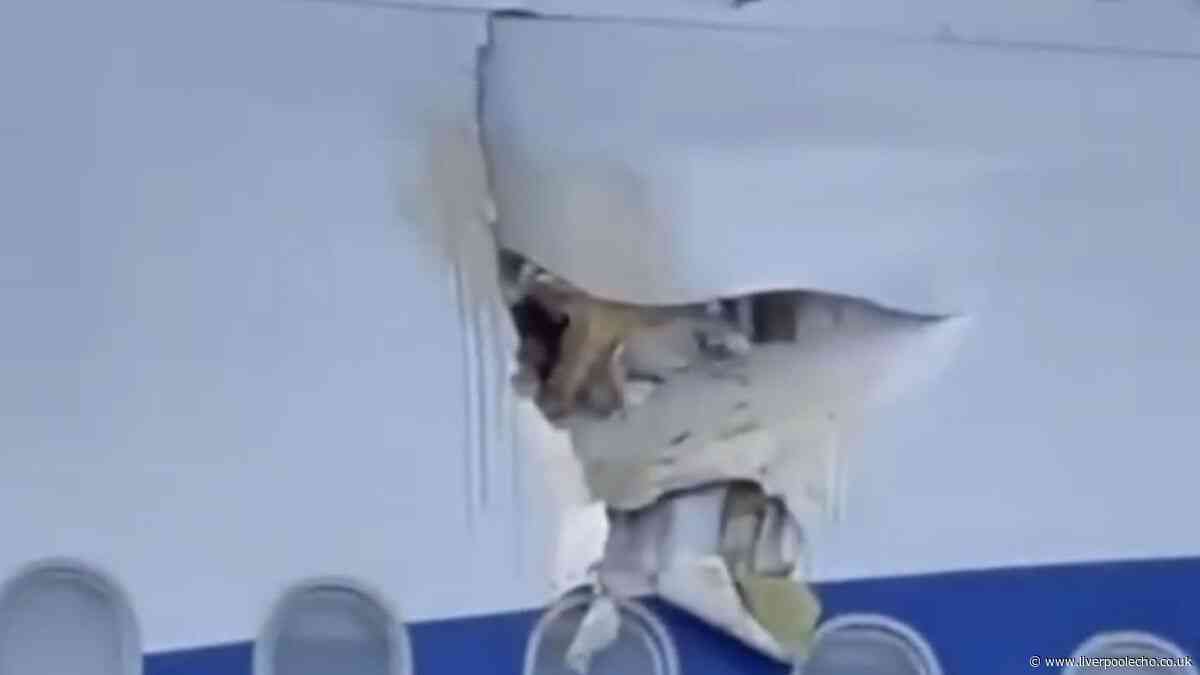 Radar mast pole tears into 777 plane landing in Turkey
