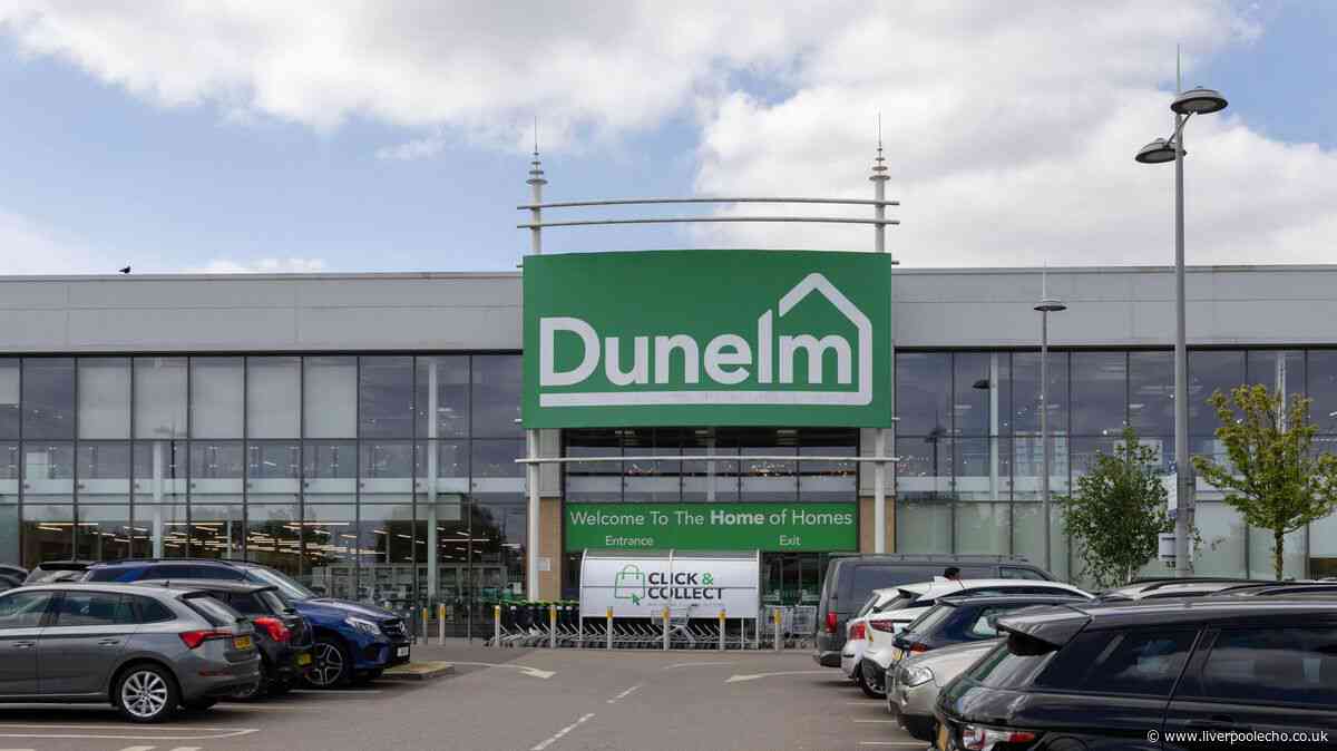 "Grab this while you can" - Dunelm's £44 mirror 'makes garden look bigger'