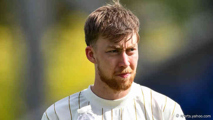 Port Vale sign ex-Burton defender Moon