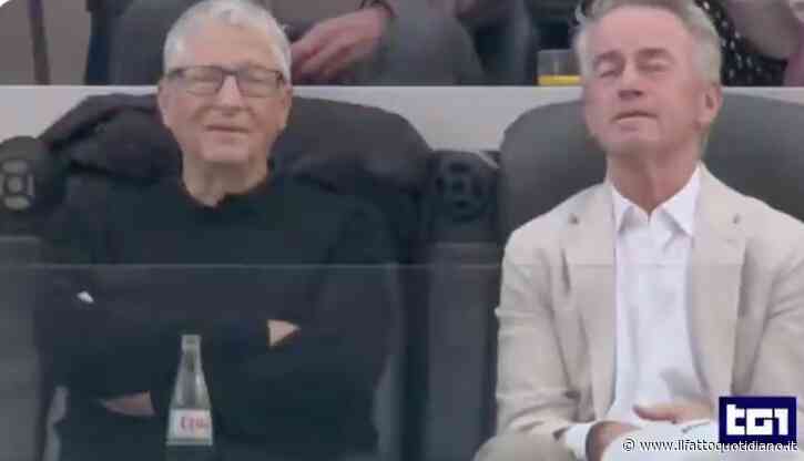 Gaffe “Mondiale”: il Tg1 scambia Bill Gates per Steve Jobs, fondatore di Apple morto nel 2011. Il video del servizio sulla cerimonia d’apertura diventa virale