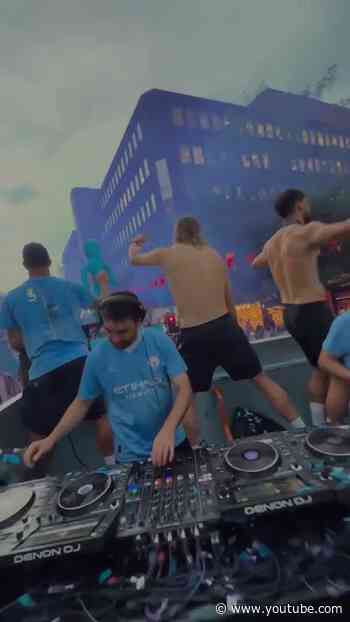 DJing on the @mancity players bus to celebrate their insane #Treble 3 years ago!😍