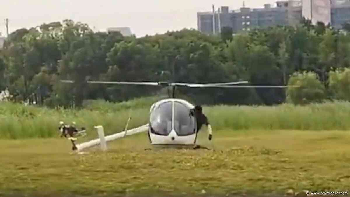 Helikopter draait rondjes in China: inzittenden door cockpit geslingerd