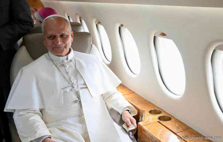 León XIV llegó a Roma tras la avería del avión papal en el final de su viaje a España