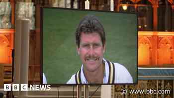 Hundreds attend service for cricketer Robin Smith