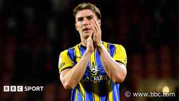 Bree signs new deal as Stewart departs Southampton