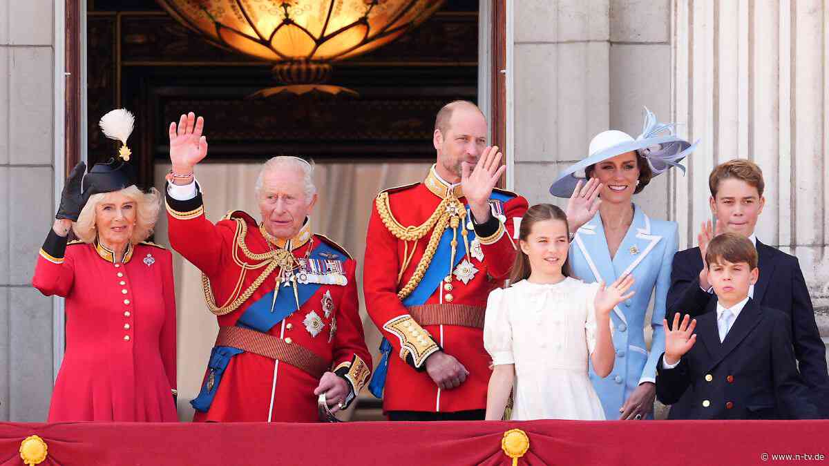 "Trooping the Colour": Royal-Fans feiern vierte Geburtstagsparade von König Charles III.