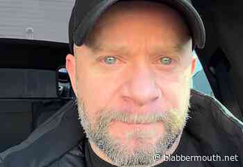 'Right-Winger' ALL THAT REMAINS Singer PHIL LABONTE: 'Therapy Is For Women. Men Don't Solve Their Problems By Talking.'