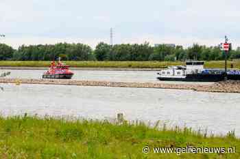 Brandweer begeleidt tanker na brandmelding