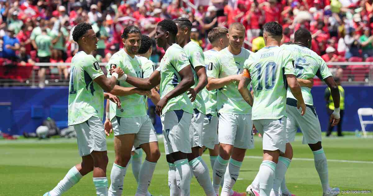 Zwitserland vanaf de stip snel op voorsprong tegen Qatar na wild uitkomen keeper