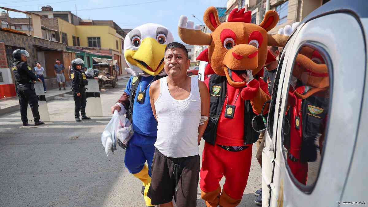 "Voll im WM-Fieber": WM-Maskottchen schnappen sich Drogendealer