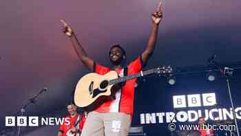 Myles Smith announces Luton show ahead of album drop