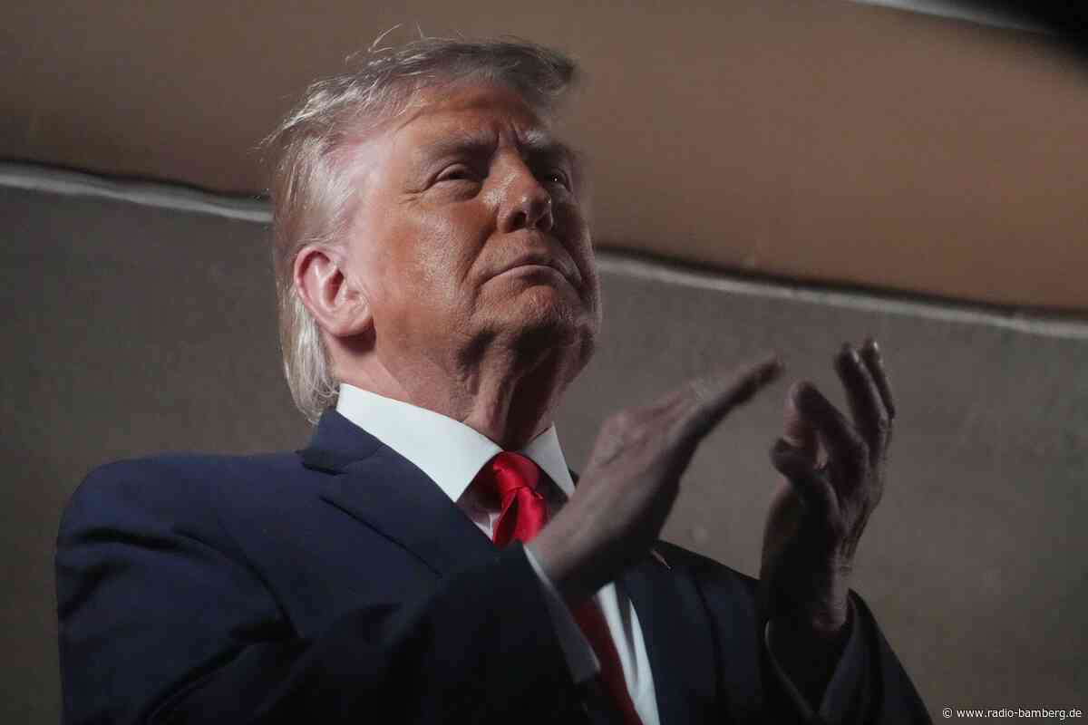 Käfigkampf vor dem Weißen Haus – Trump feiert 80. Geburtstag