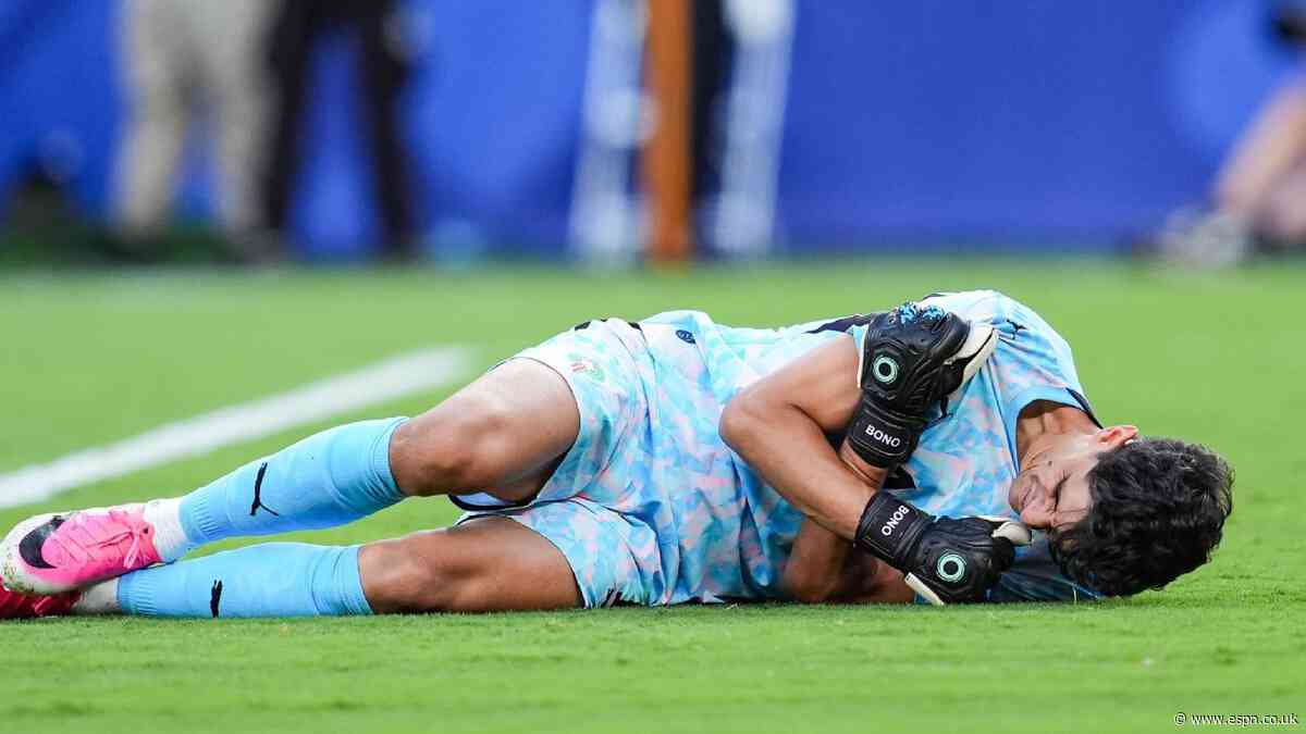 Morocco's Bounou to have tests after shoulder knoc...