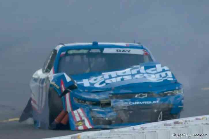 Pocono NASCAR race starts with title contenders in the wall