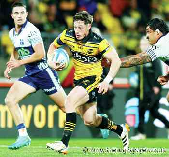 Hurricanes make final move