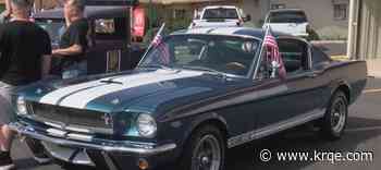 Classic car caravan passes through Los Ranchos on cross-country trip