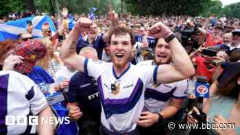 Scotland fan completes 3000-mile charity trek to World Cup