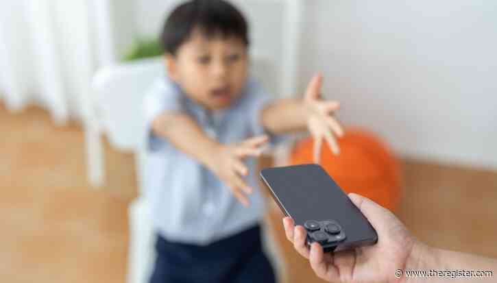 Scientists pour cold water on claims phones are rewiring kids' brains