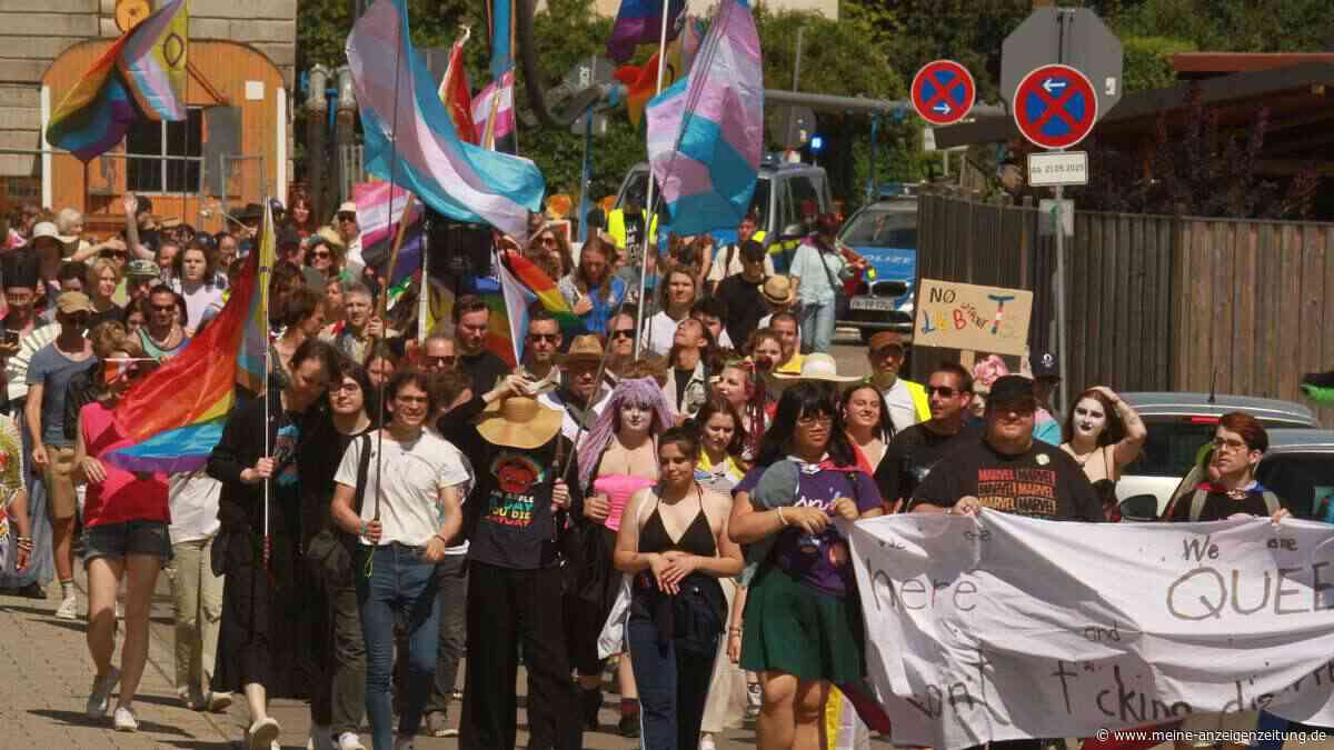 Hass und rechtsextreme Schmierereien im Vorfeld des zweiten Christopher Street Days in Karlsfeld