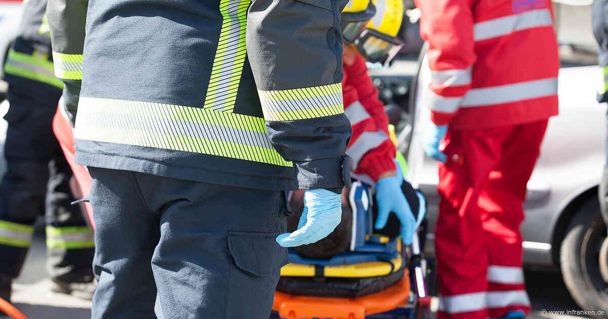 Unfall bei Lichtenfels: Zwei teils schwer Verletzte, vier Fahrzeuge beteiligt