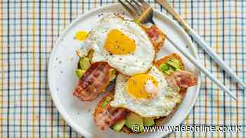 Fried eggs will be delicious when cooked with ingredient that's 'better than butter'