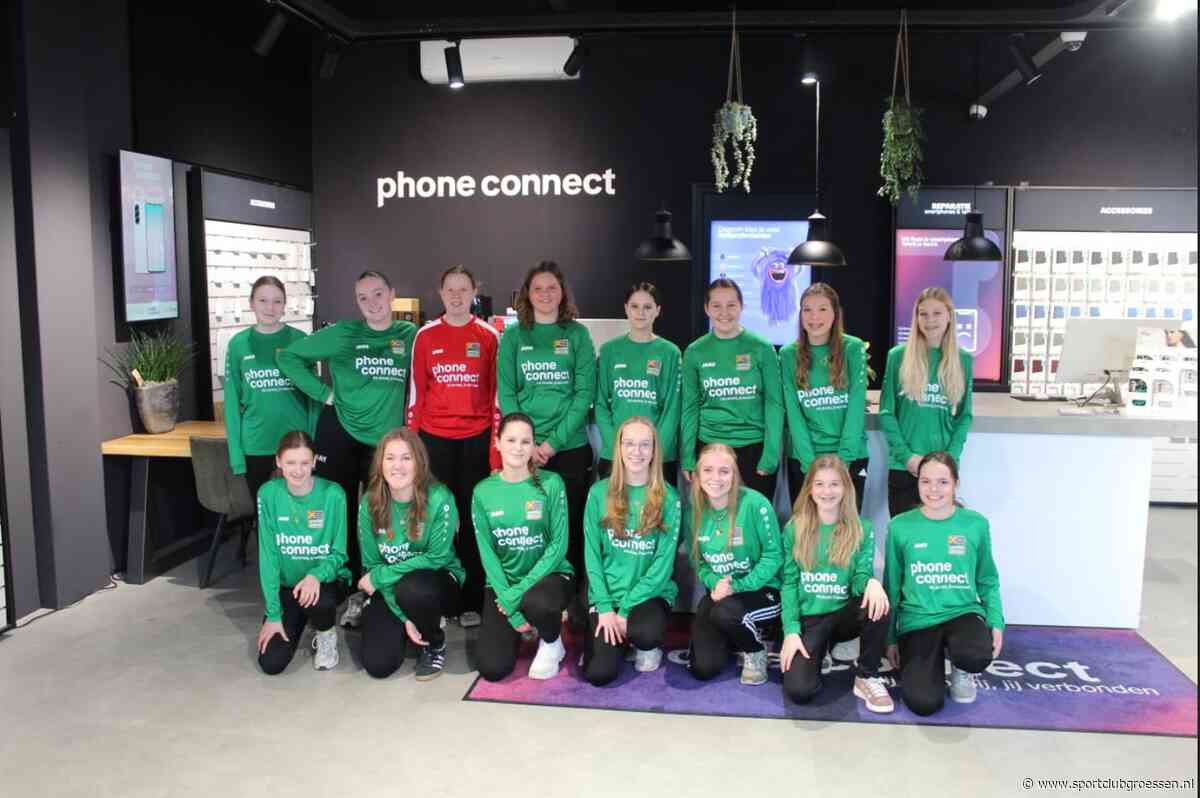 Het meiden team MO15-1 heeft Nieuwe shirtsponsor.