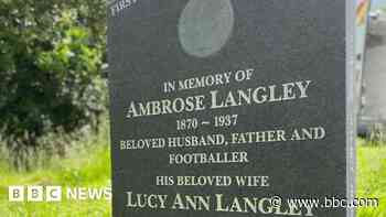 New headstone for grave of Sheffield Wednesday hero