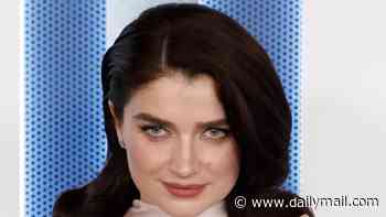 Bono's actress daughter Eve Hewson reflects on the perks of being a nepo-baby and insists she 'does not want to be famous'