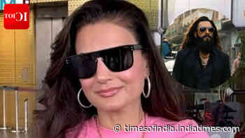 Ameesha Patel shares screenshots comparing 'Gadar' and 'Dhurandhar'