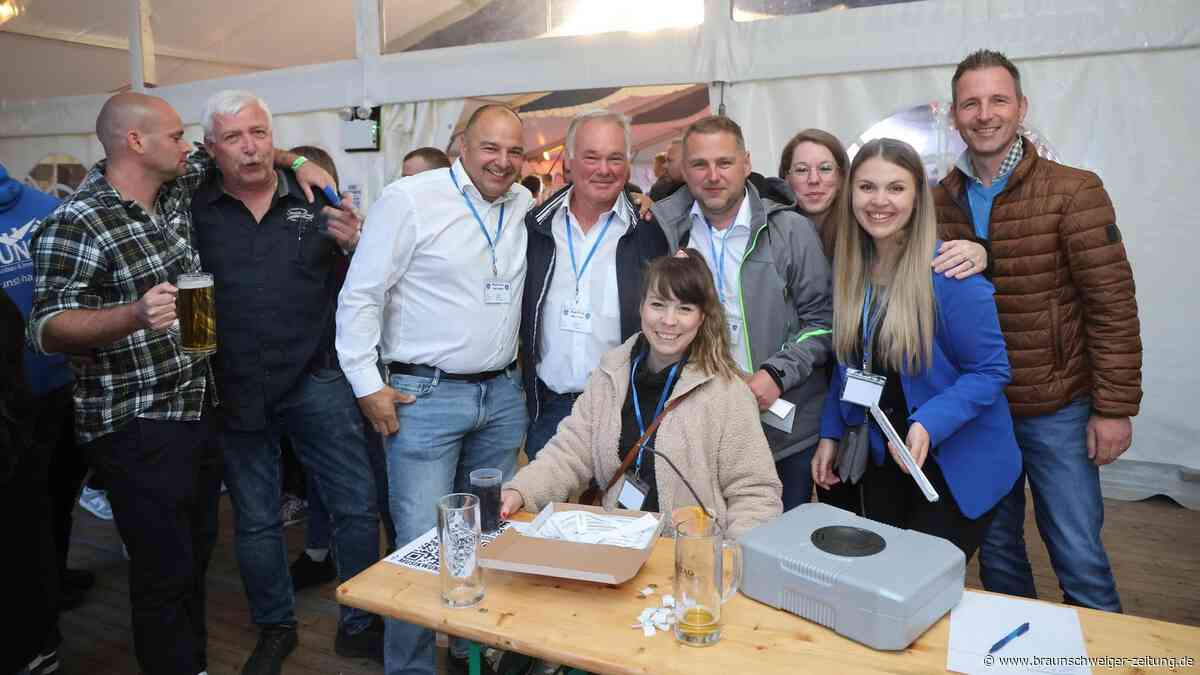 Sportverein in Gebhardshagen: Die 64 fröhlichsten Fotos der Jubiläumsparty