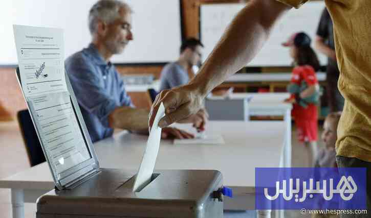 سويسرا تحسم الهجرة والخدمة المدنية