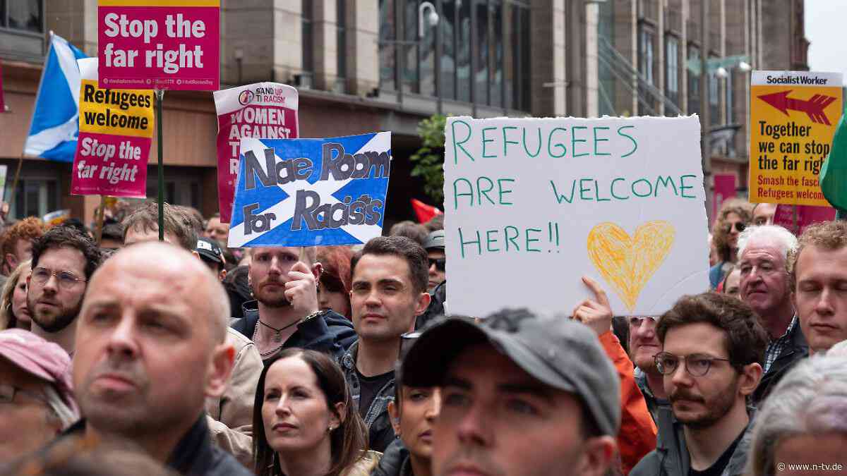 Zeichen der Solidarität: Tausende demonstrieren in Belfast gegen Rassismus