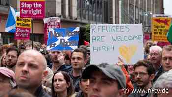Zeichen der Solidarität: Tausende demonstrieren in Belfast gegen Rassismus