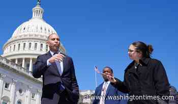 Jeffries says Democrats haven't 'ruled anything out' on impeachment if they take Congress