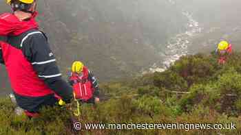 Mountain teams race to Peak District in rescue mission as walkers become stranded